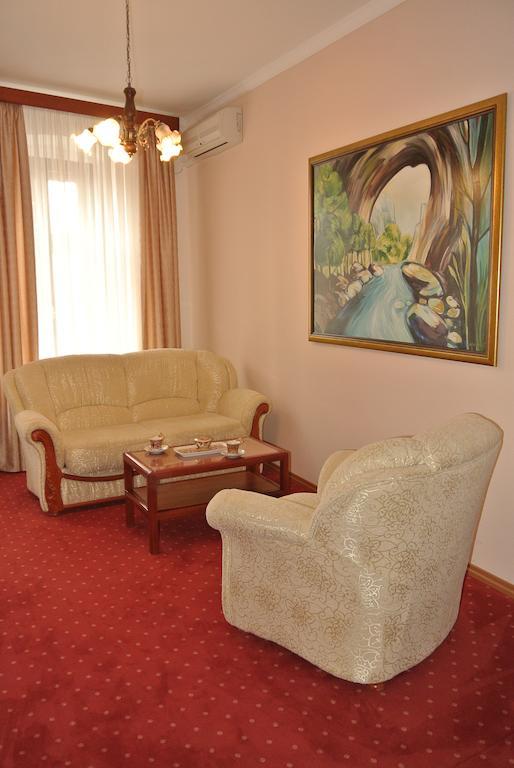 Garni Hotel Beograd نيجوتين الغرفة الصورة